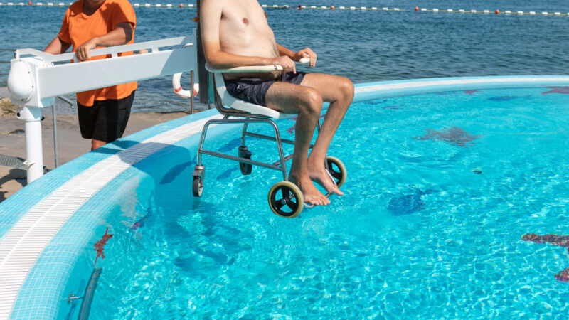 Pool lift chair for disabled